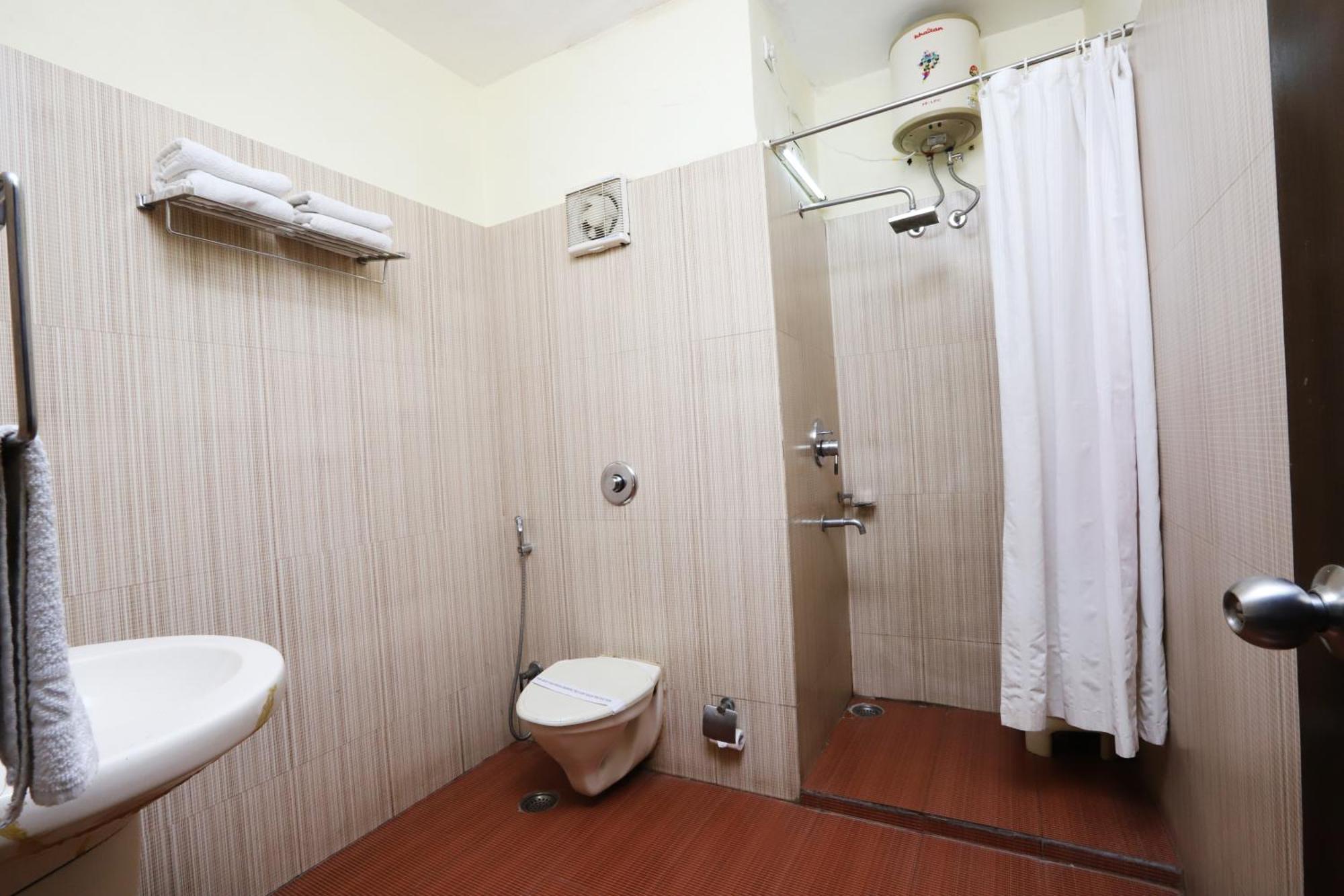 Hotel Radhika Regency Rourkela Екстериор снимка