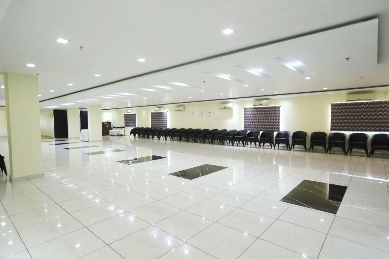 Hotel Radhika Regency Rourkela Екстериор снимка