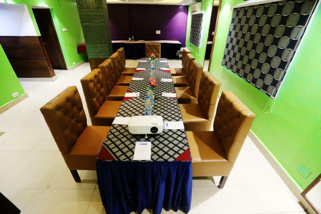 Hotel Radhika Regency Rourkela Екстериор снимка